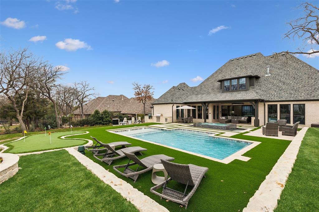 Waters Edge At Hogans Glen Ph - Residential