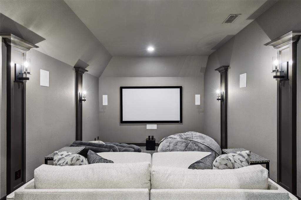 Waters Edge At Hogans Glen Ph - Residential