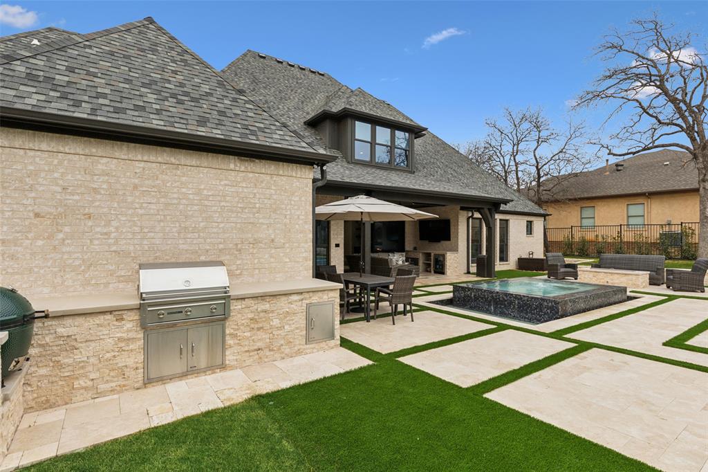 Waters Edge At Hogans Glen Ph - Residential