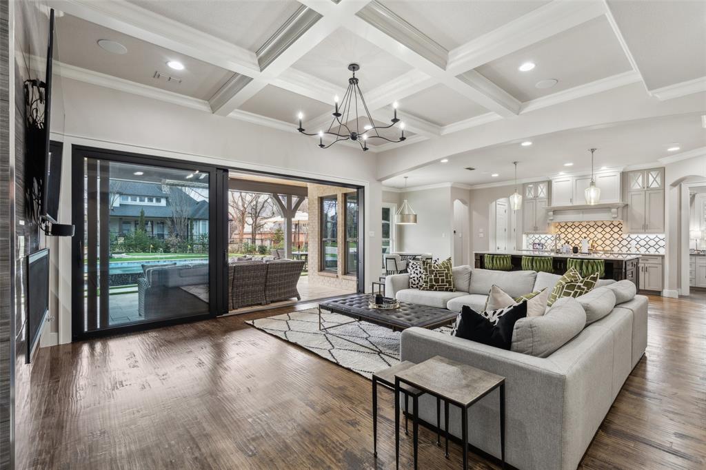 Waters Edge At Hogans Glen Ph - Residential