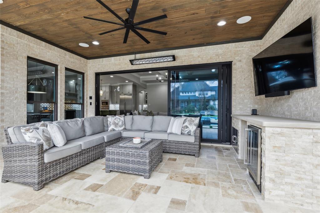 Waters Edge At Hogans Glen Ph - Residential