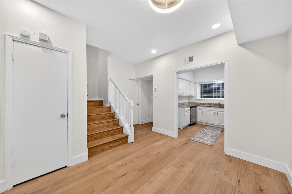 Richland Park Apt-Westchase Condo - Residential