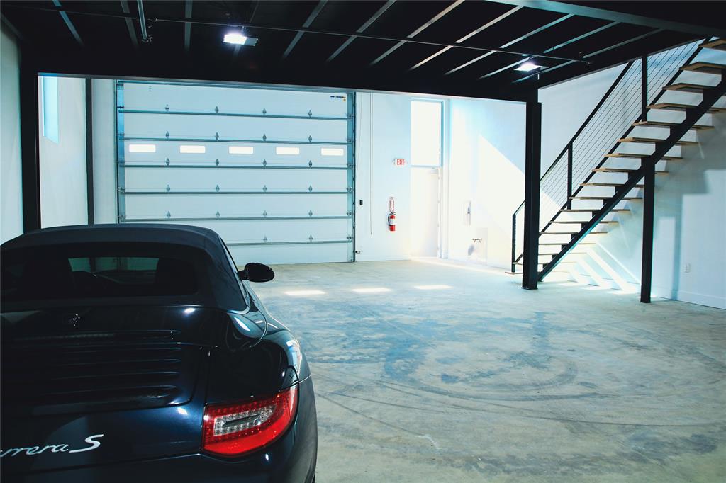 1725 N US 377 Highway 601