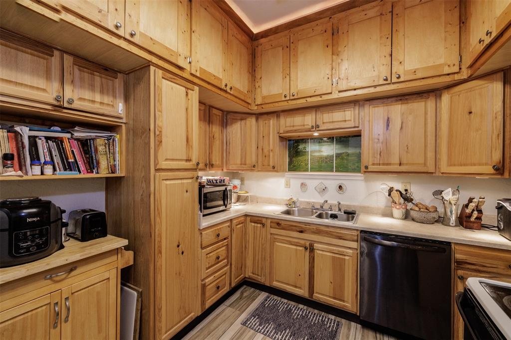 Brinwood Shores Add Sec B - Residential