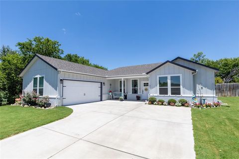 5523 Firewood Trail Granbury TX 76048