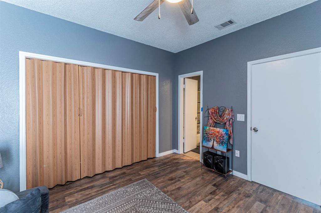 Oaks On The Bend Condos Ph 01-04 - Residential