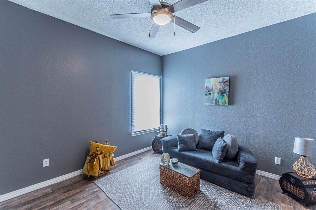 Oaks On The Bend Condos Ph 01-04 - Residential