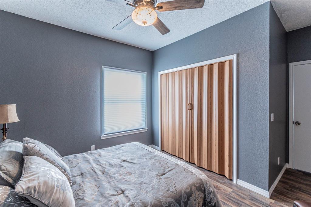 Oaks On The Bend Condos Ph 01-04 - Residential