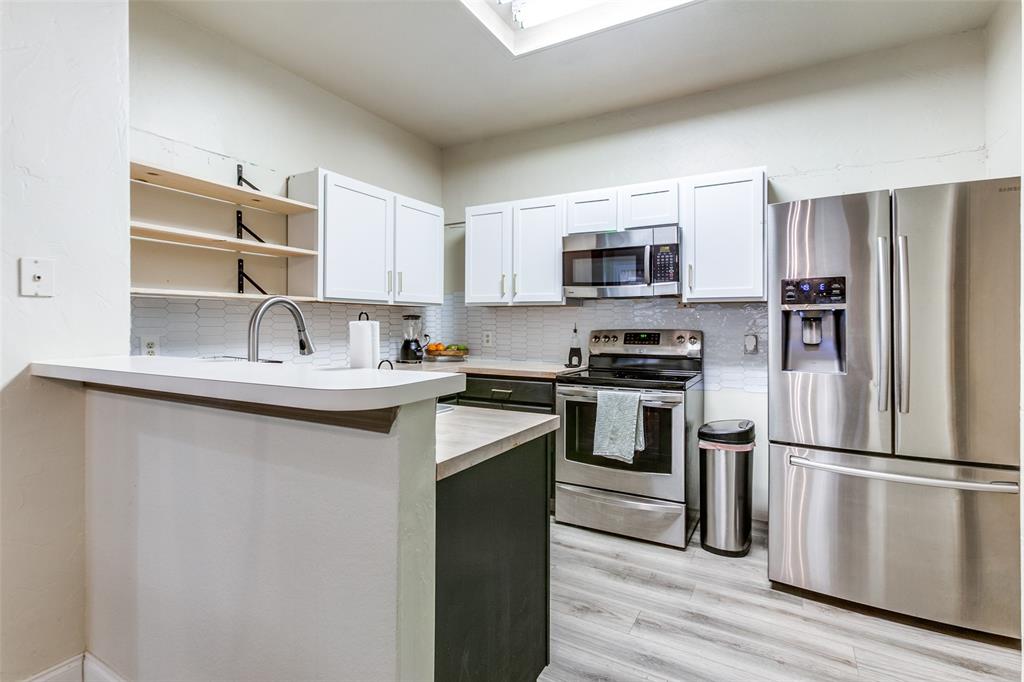 211 Piccadilly Circle