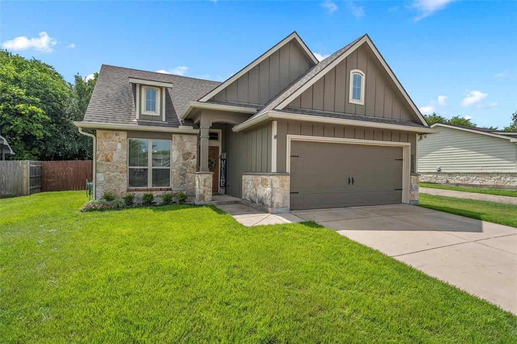 Photo of 1216 Merganser Way, Waco, TX 76706 (MLS # 21251682)