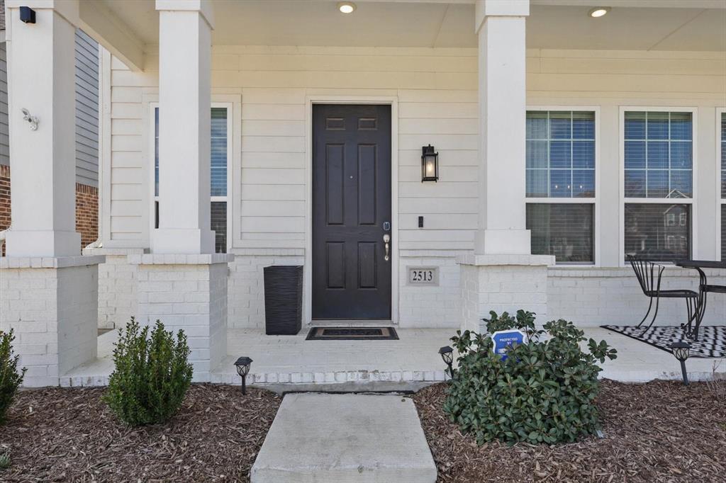 2513 Elm Place