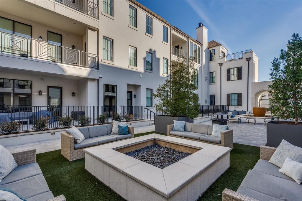5270 Town And Country Boulevard 332