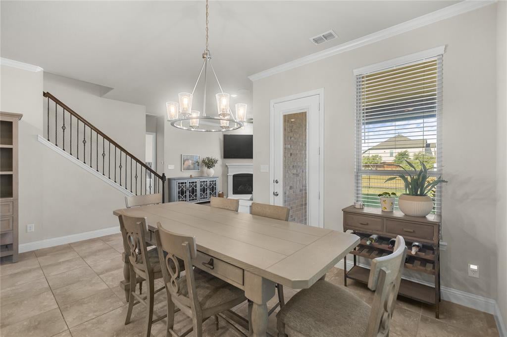 2805 Lakeside Drive
