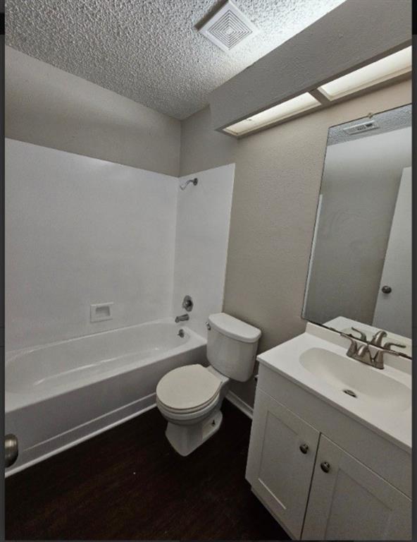 Woodbridge 04 Rep - Residential Lease