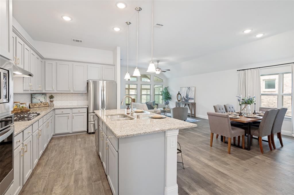2420 Valley Lane