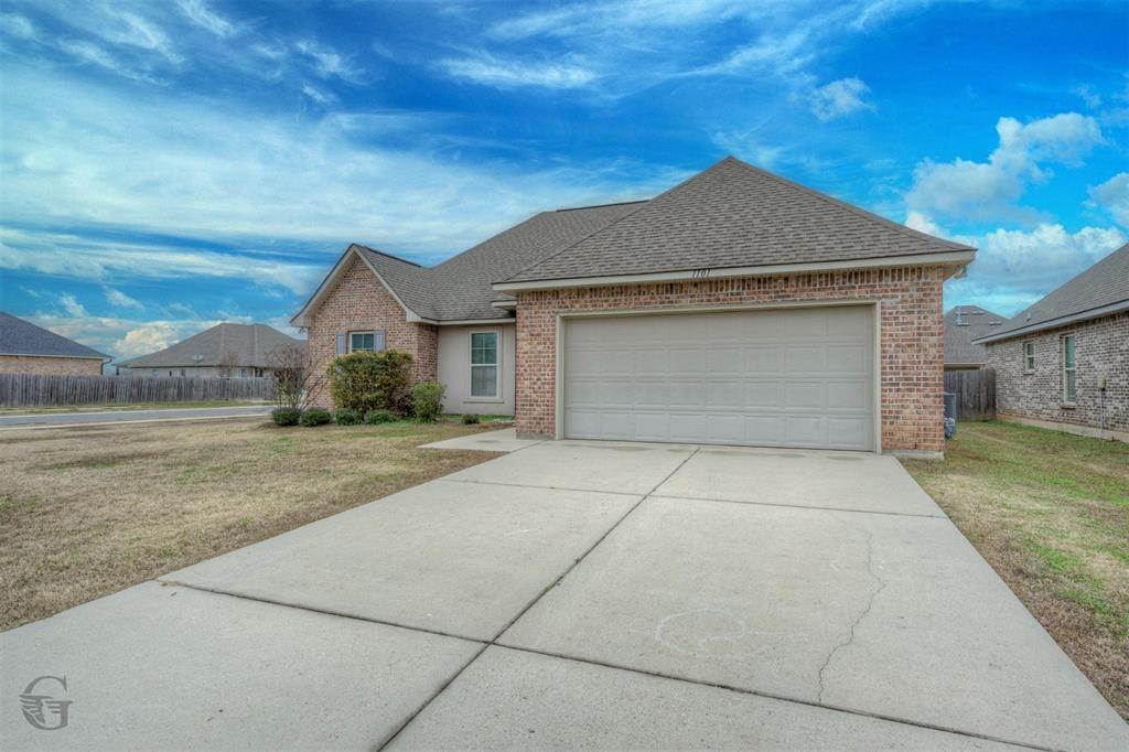 VICTORIA MEADOWS - Residential