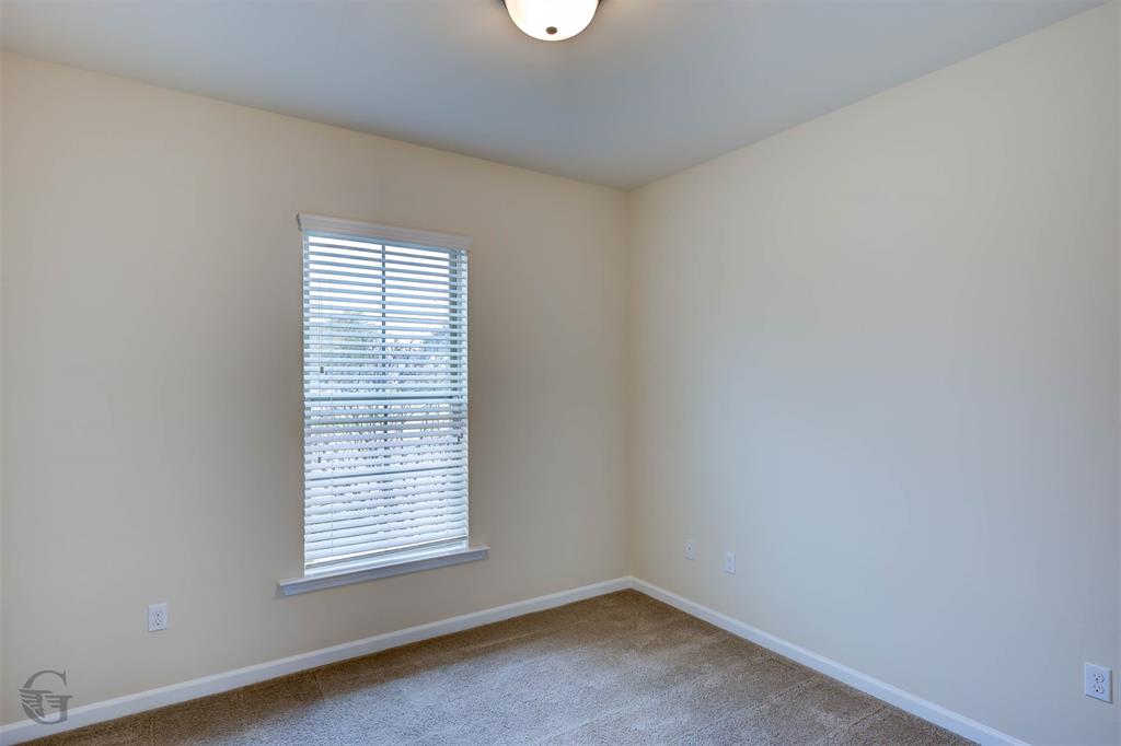 VICTORIA MEADOWS - Residential