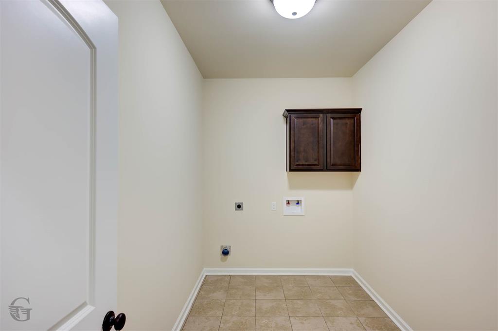 VICTORIA MEADOWS - Residential