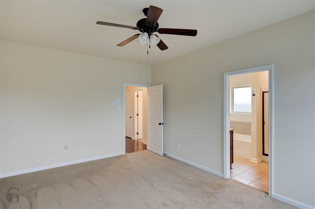 VICTORIA MEADOWS - Residential