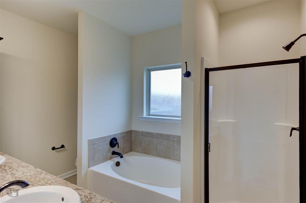 VICTORIA MEADOWS - Residential