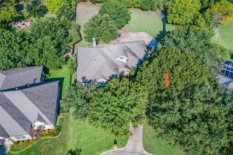 A home in Benbrook