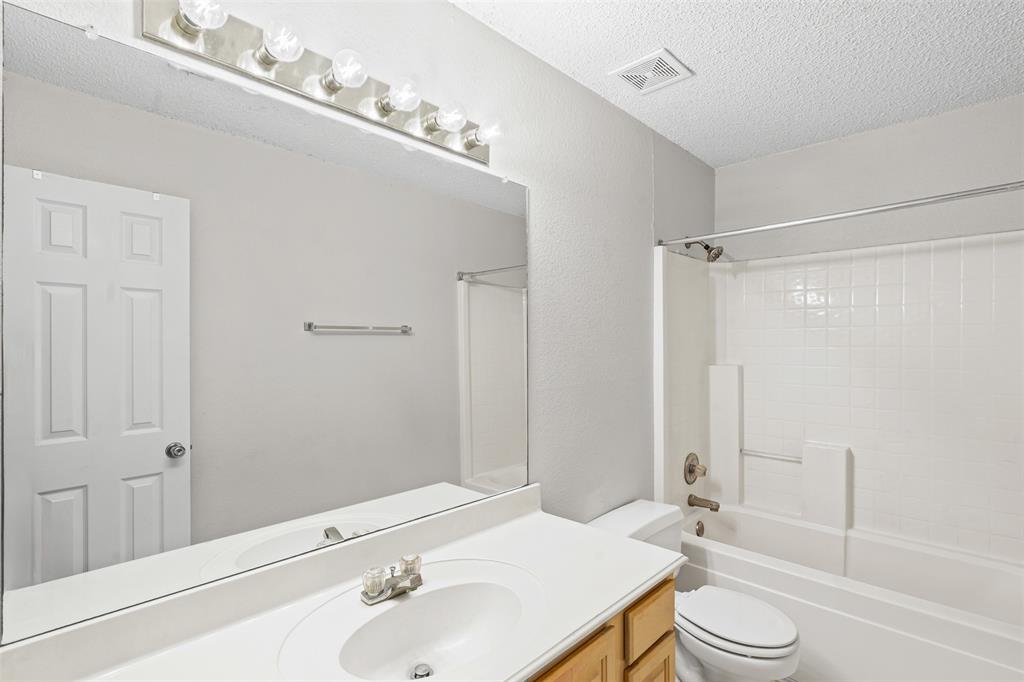 Benbrook, Texas 76126, United States, 3 Bedrooms Bedrooms, ,2 BathroomsBathrooms,Residential,Active,196464