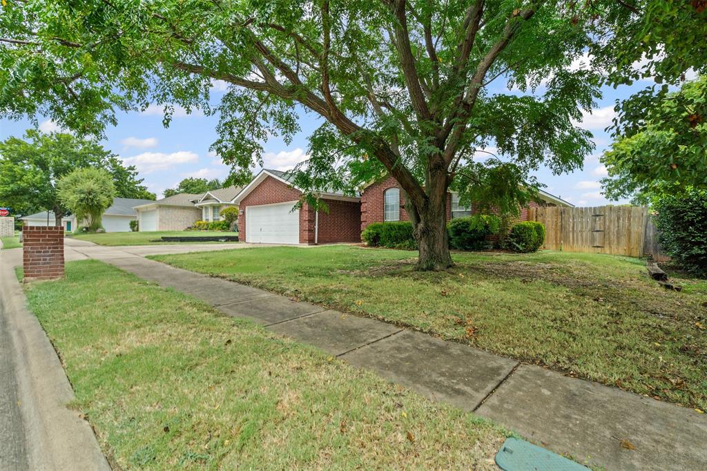 Benbrook, Texas 76126, United States, 3 Bedrooms Bedrooms, ,2 BathroomsBathrooms,Residential,Active,196464