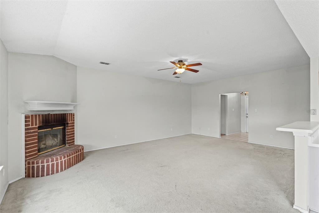 Benbrook, Texas 76126, United States, 3 Bedrooms Bedrooms, ,2 BathroomsBathrooms,Residential,Active,196464