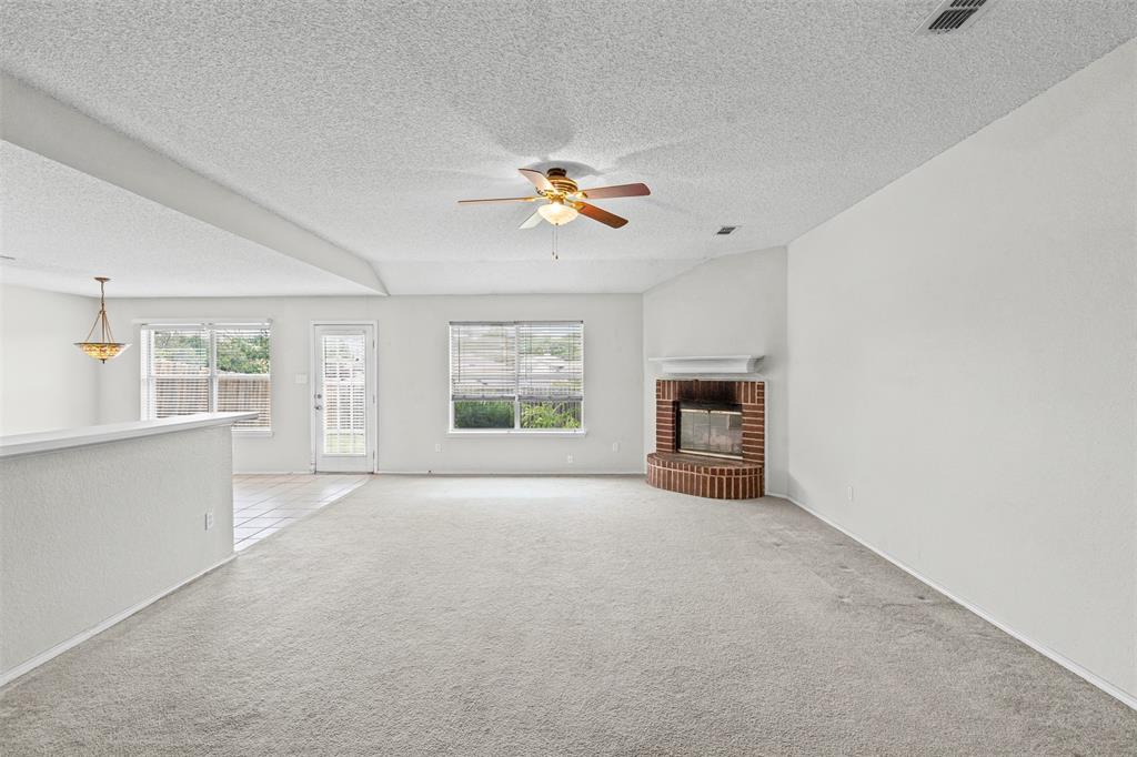 Benbrook, Texas 76126, United States, 3 Bedrooms Bedrooms, ,2 BathroomsBathrooms,Residential,Active,196464