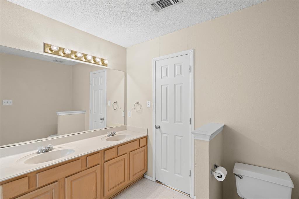 Benbrook, Texas 76126, United States, 3 Bedrooms Bedrooms, ,2 BathroomsBathrooms,Residential,Active,196464