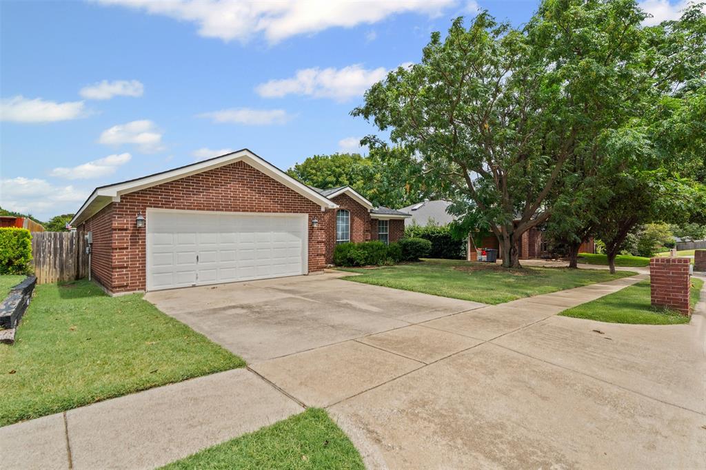 Benbrook, Texas 76126, United States, 3 Bedrooms Bedrooms, ,2 BathroomsBathrooms,Residential,Active,196464