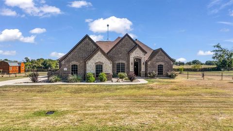 136 Spring Meadow Drive Springtown TX 76082