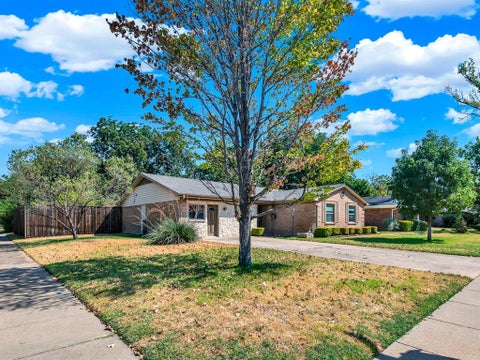 Tiny photo for 1338 Belaire Drive, Richardson, TX 75080 (MLS # 21394857)