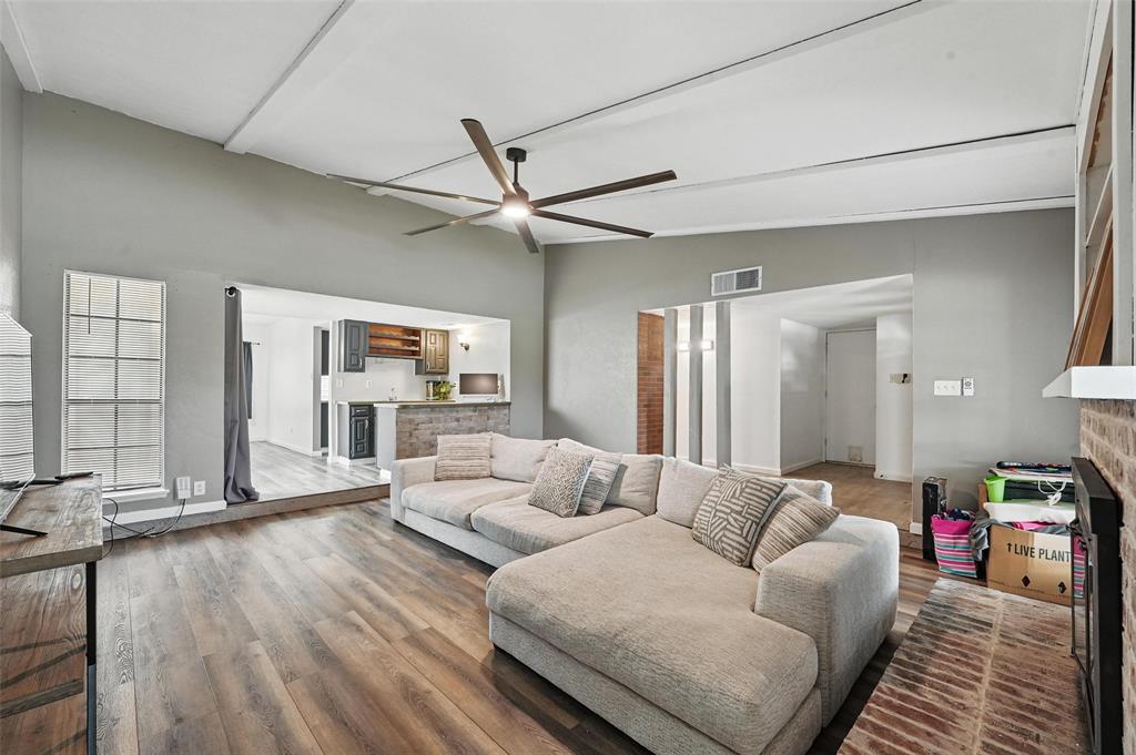 7015 Forestview Drive