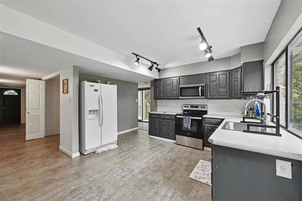 7015 Forestview Drive