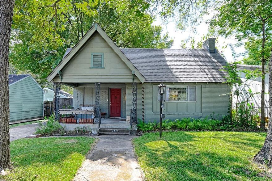 Charming 1920s Gem in the Heart of Dallas.
Step into the timeless character of this well-maintained 1920s home. Bursting with charm and classic details, updates made while keeping its original appeal intact. Located just minutes from the vibrant Bishop Arts District, the Dallas Zoo, Downtown Dallas, and the exciting new Halperin Park, you’ll be at the center of it all while still savoring the quiet charm of a classic neighborhood. Spacious attic with plenty of storage, possibly converted to an additional room. Bring your creativity and vision to transform this beautiful property into the home of your dreams. Whether you’re looking to preserve its vintage charm or blend it with modern updates, the possibilities are endless. Don’t miss your chance to own a piece of Dallas history in an unbeatable location!