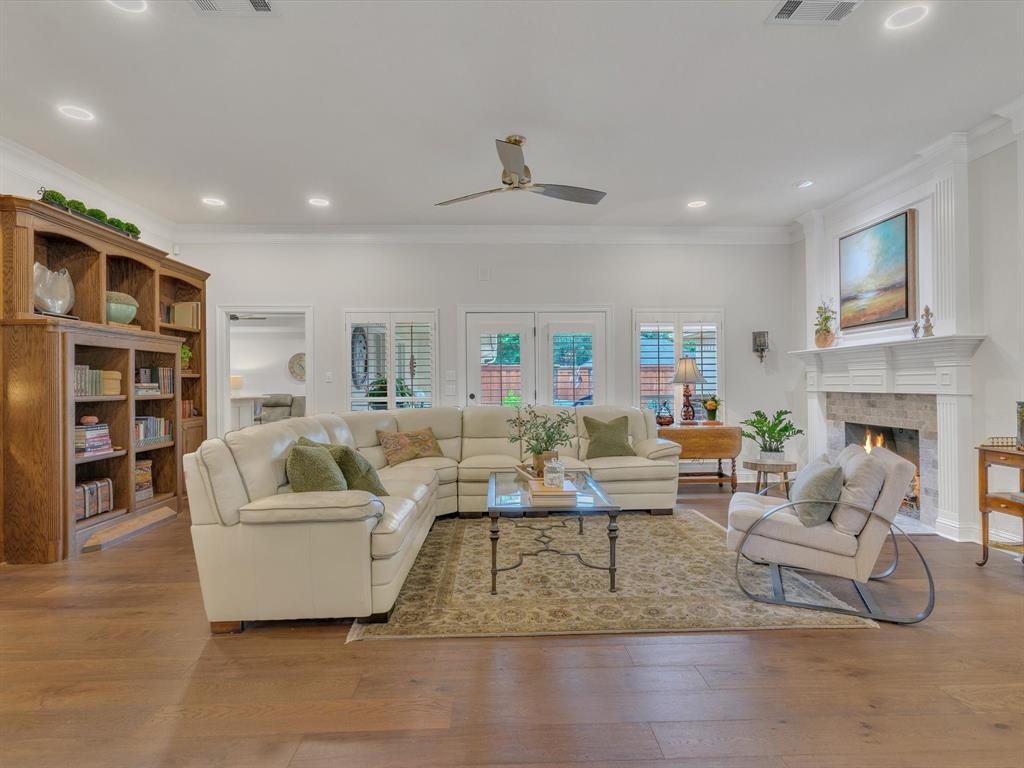 6321 Fershaw Place