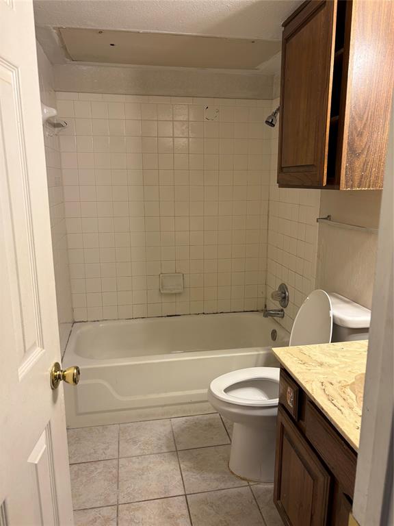 823 W Harwood Road E