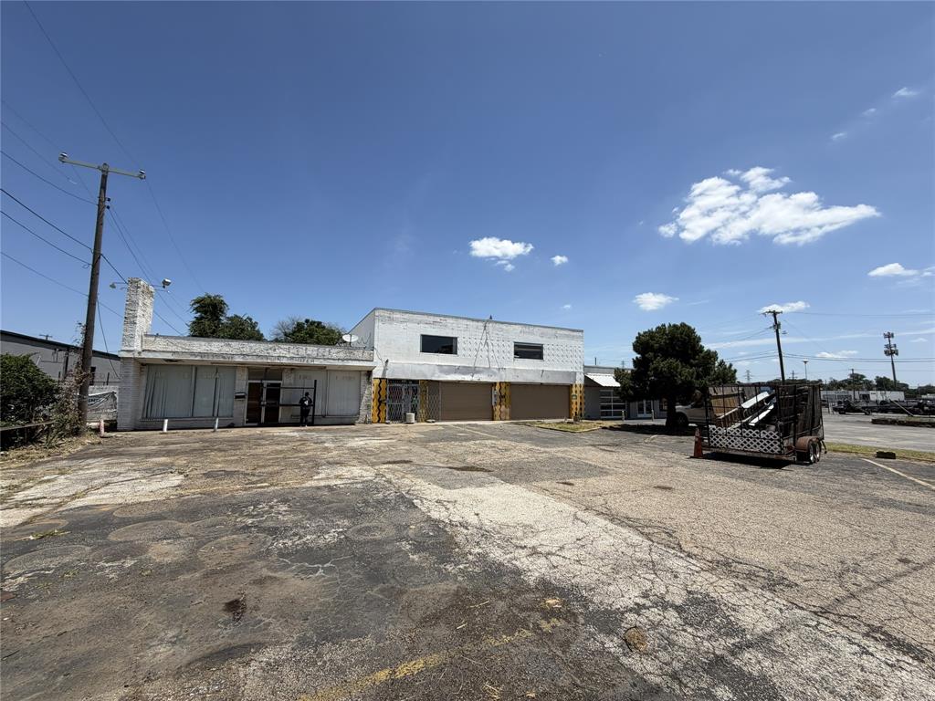336 W Hurst Boulevard