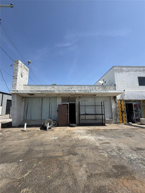 336 W Hurst Boulevard