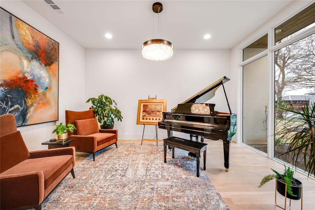 University Blvd Terrace - Residential