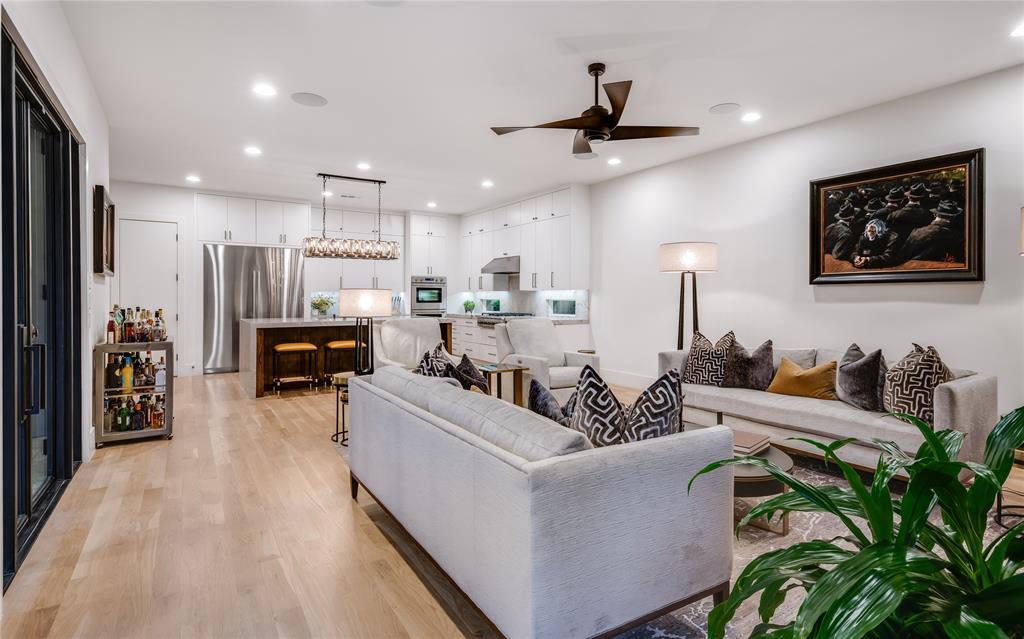 University Blvd Terrace - Residential