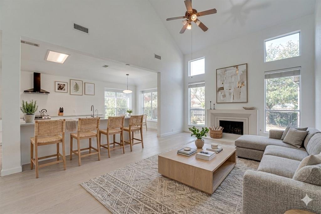 558 Presidio Drive