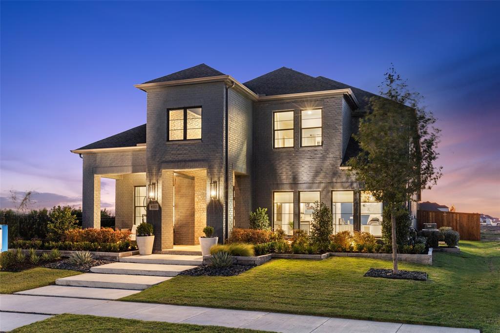 1121 Crescent Lane