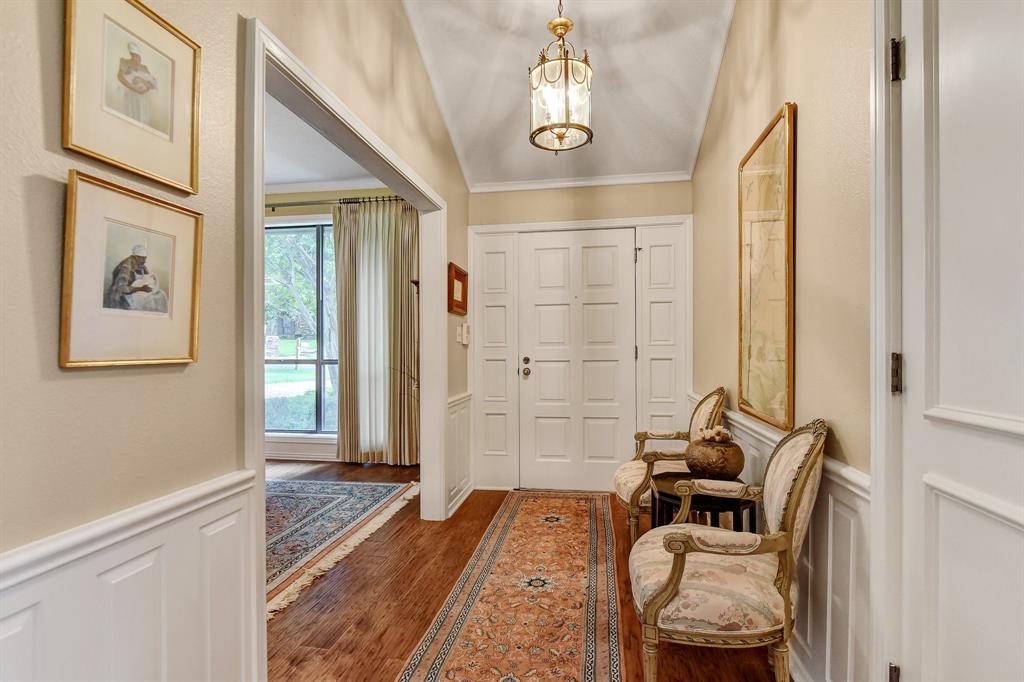 2414 Meadows Lane