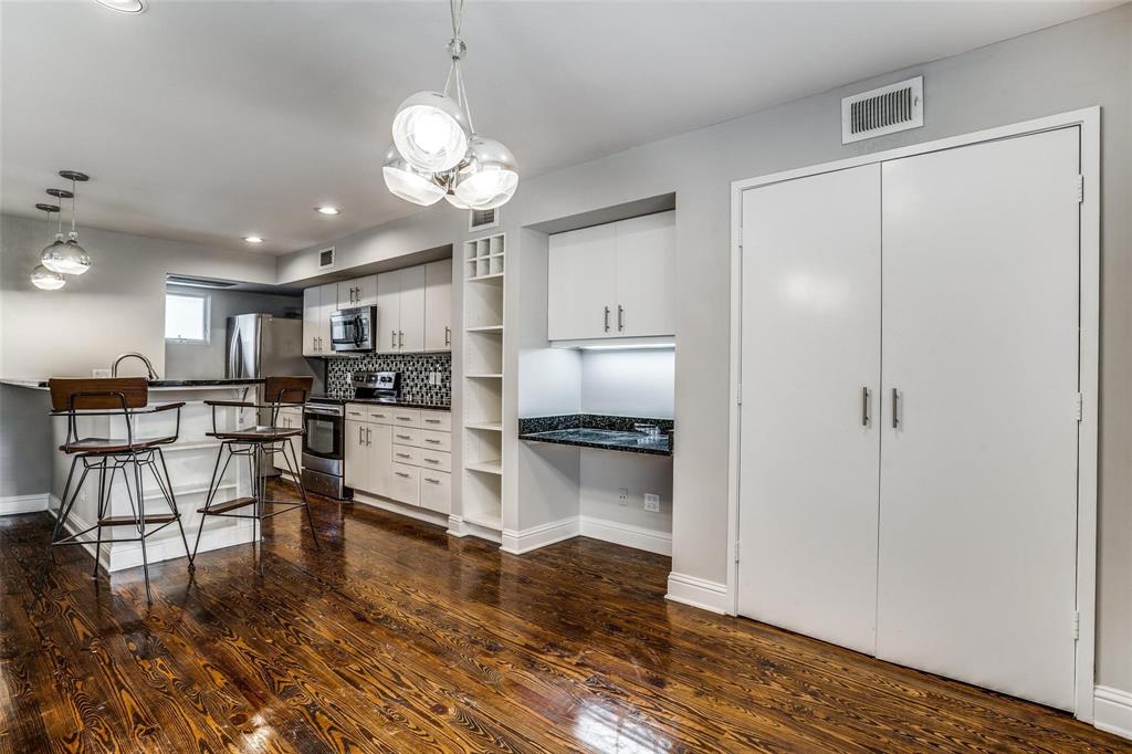 Travis Ave Condo 4231-4233 - Residential Lease