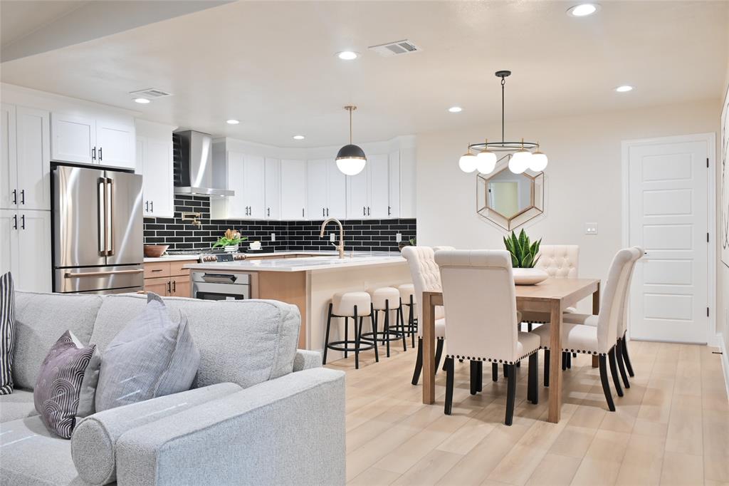 2838 W Kiest Boulevard