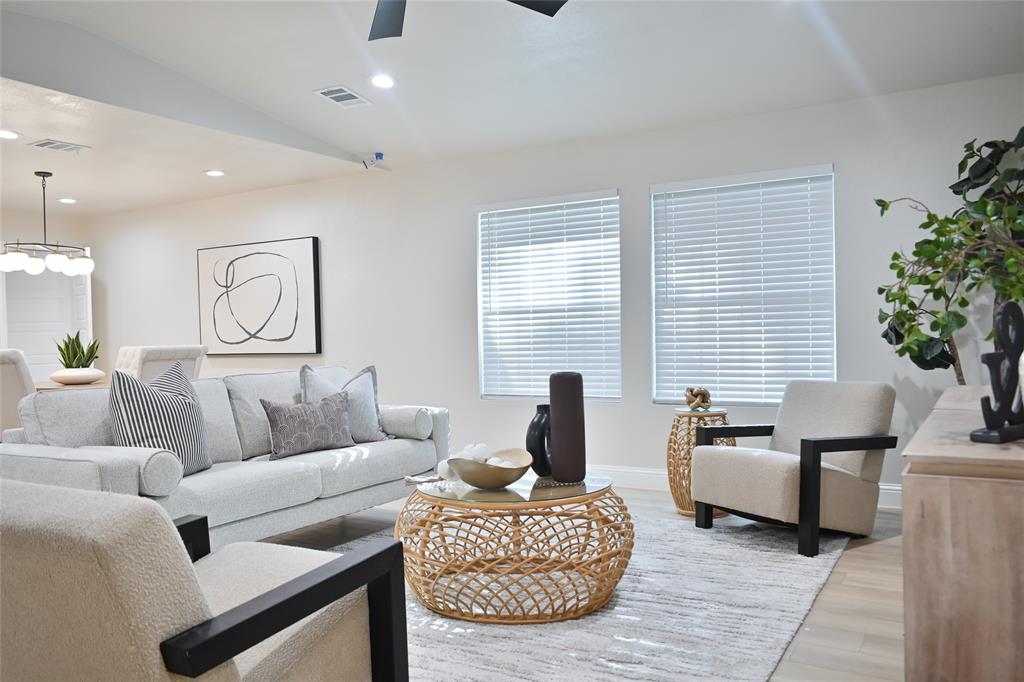 2838 W Kiest Boulevard