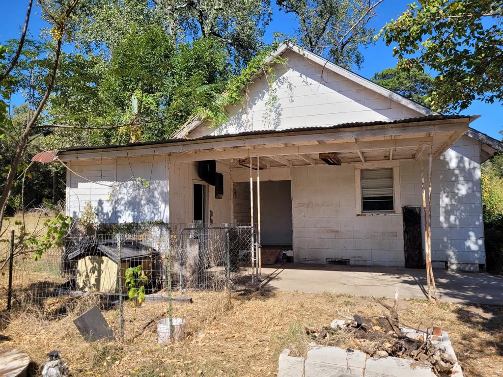 909 Ivan Road