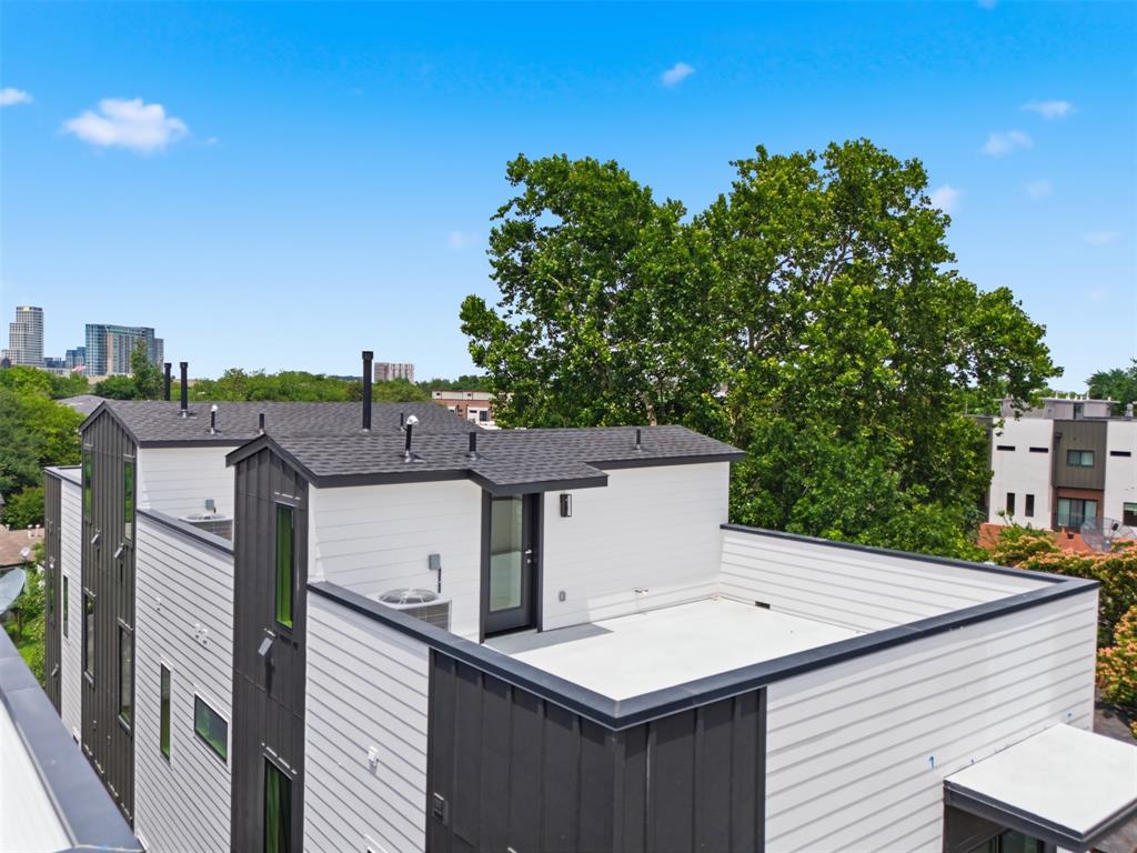 4605 Belmont Avenue 201
